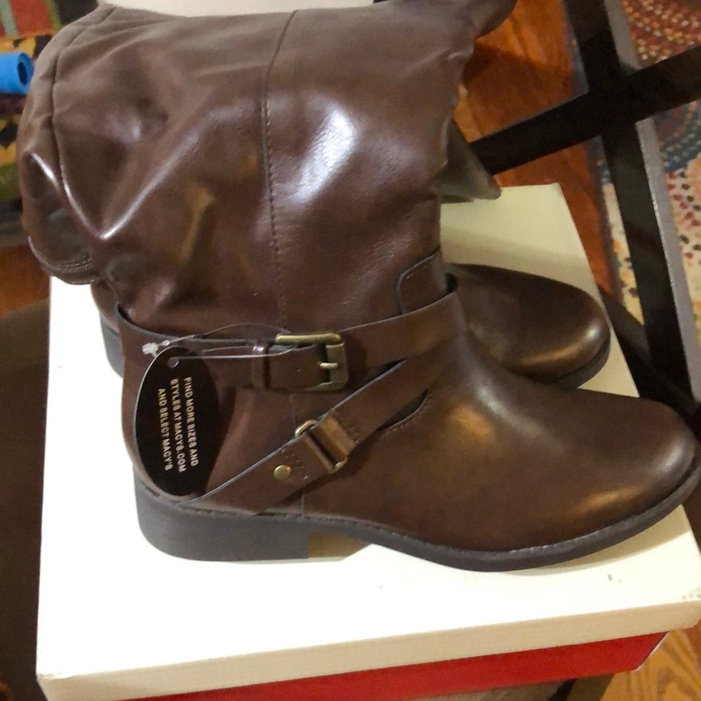 Size 8 cute brown boot wide calf